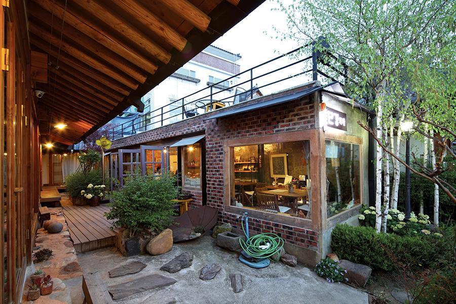 Hotel Dan Kyung Jeonju Zewnętrze zdjęcie